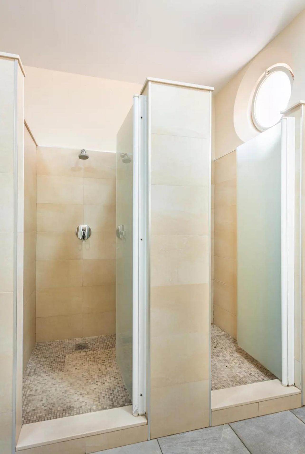 Barco Americano Sotogrande توريغواديارو المظهر الخارجي الصورة
