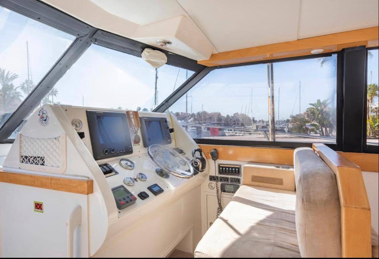 Barco Americano Sotogrande توريغواديارو المظهر الخارجي الصورة